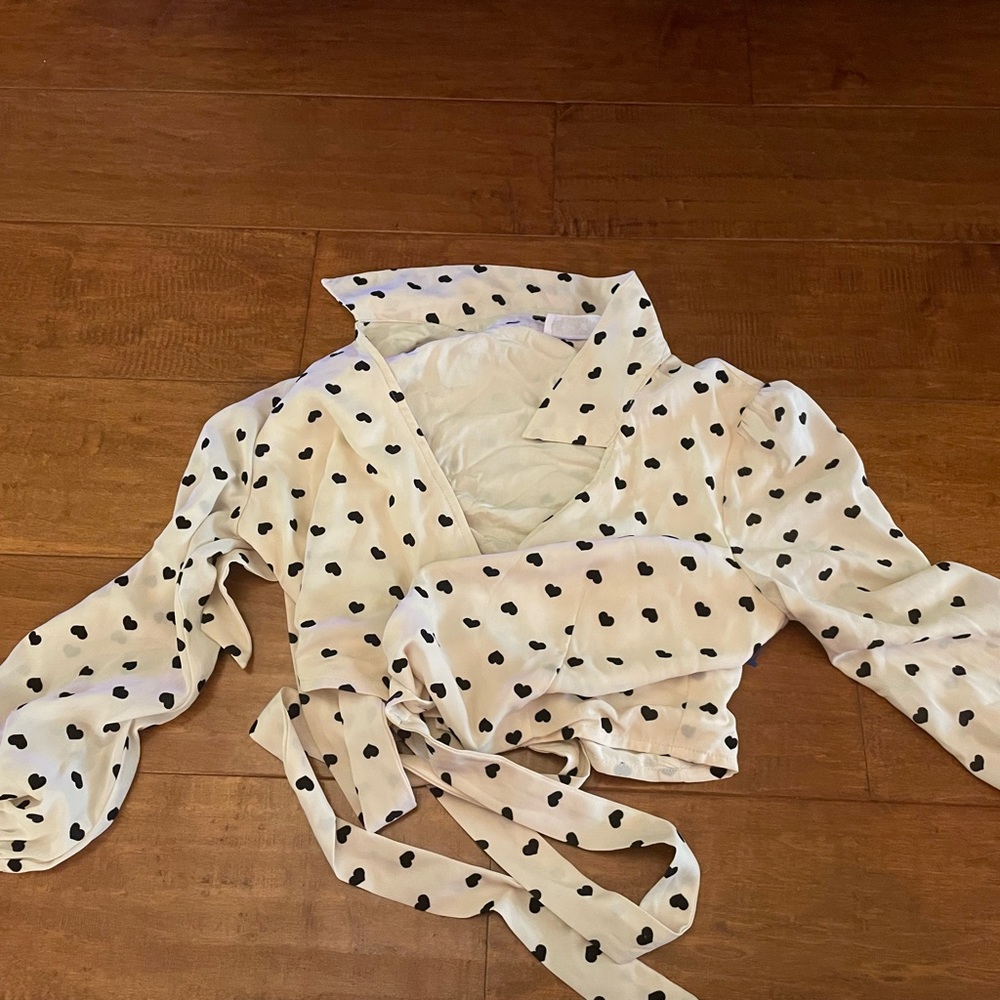 Black and white heart top size M